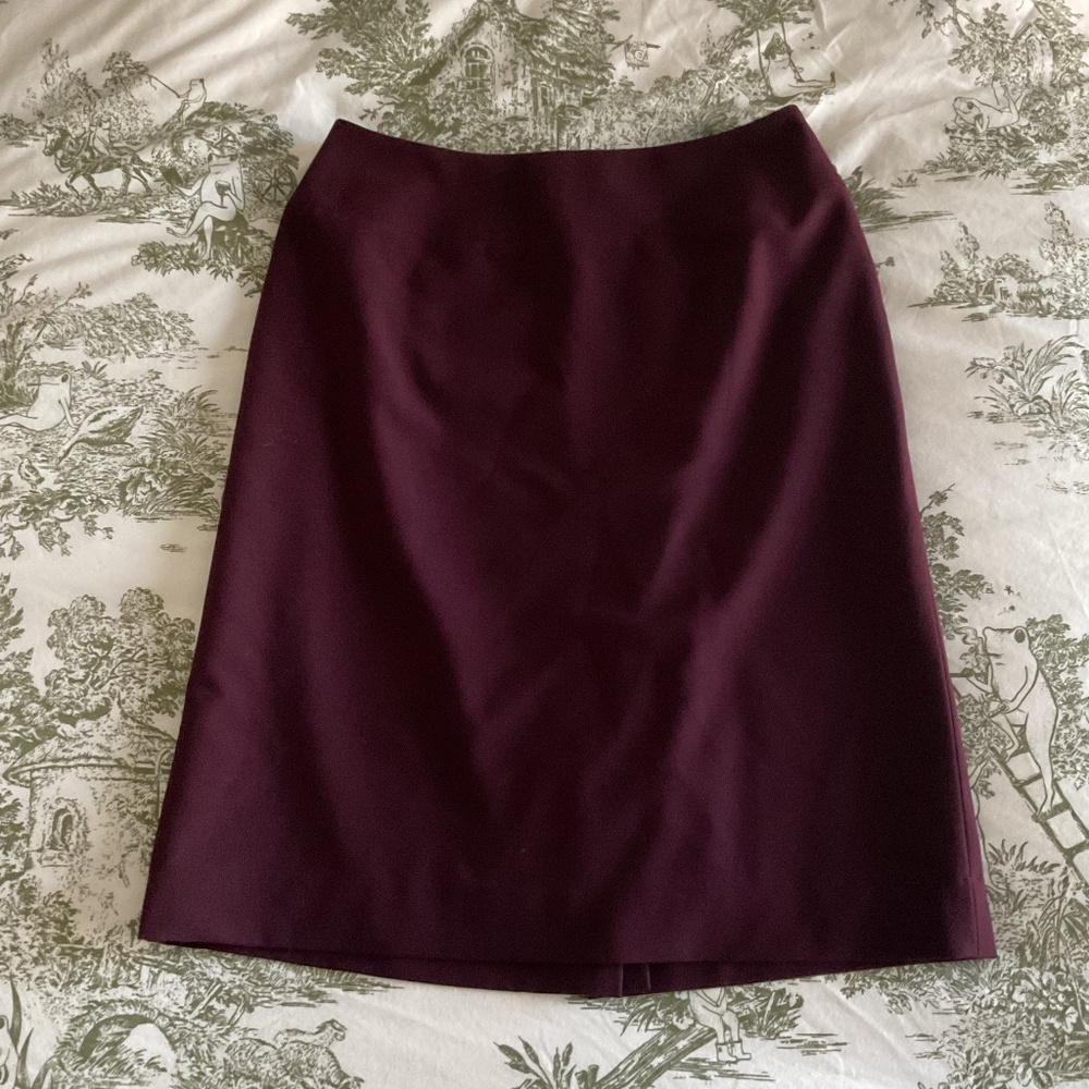 Burgundy skirt from Apostrophe, size 6 petite